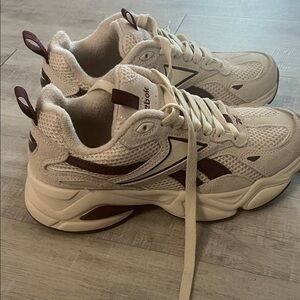 Reebok Cream Mesh Sneakers with Brown Accent Detailing